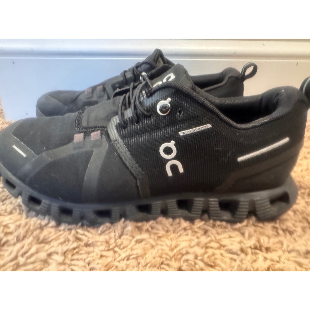 On Cloud 5 Waterproof Women's Size 7.5 All Black Running Shoes Sneakers